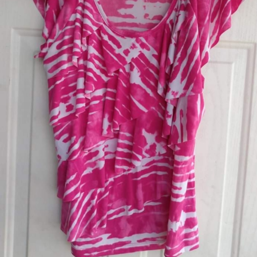 Plus size top - Picture 2 of 2
